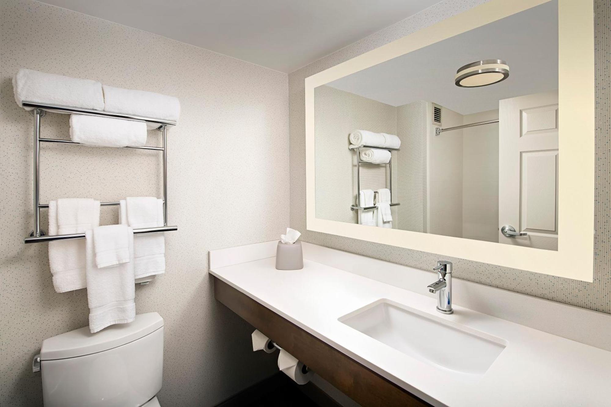 Holiday Inn Express & Suites Baltimore - BWI Airport North By Ihg Linthicum Exterior foto
